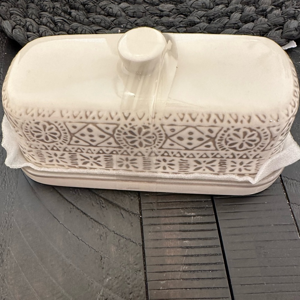 - Threshold stoneware Genesis butter dish NWT